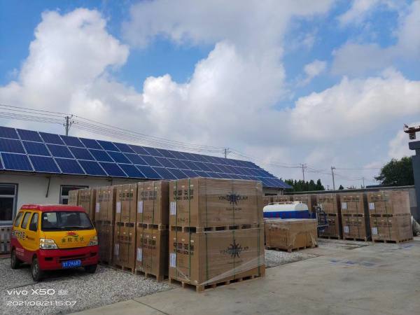 Photovoltaic roof